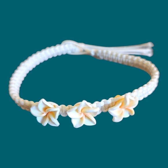 5/$25 Tropical Floral Macrame Anklet - Picture 1 of 5